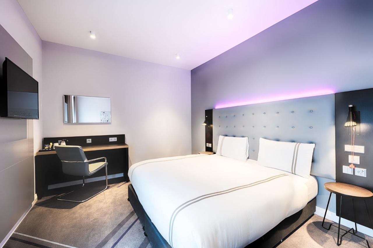 Premier Inn Regensburg City Centre Экстерьер фото
