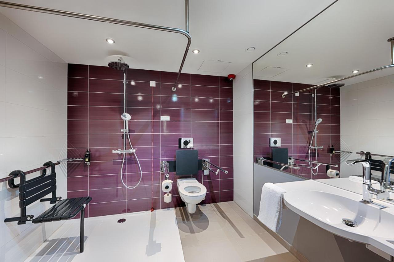 Premier Inn Regensburg City Centre Экстерьер фото