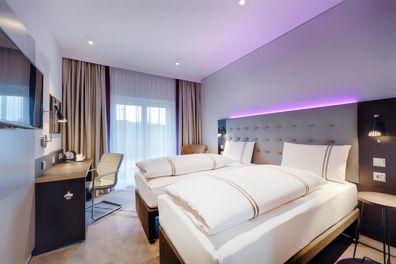 Premier Inn Regensburg City Centre Экстерьер фото