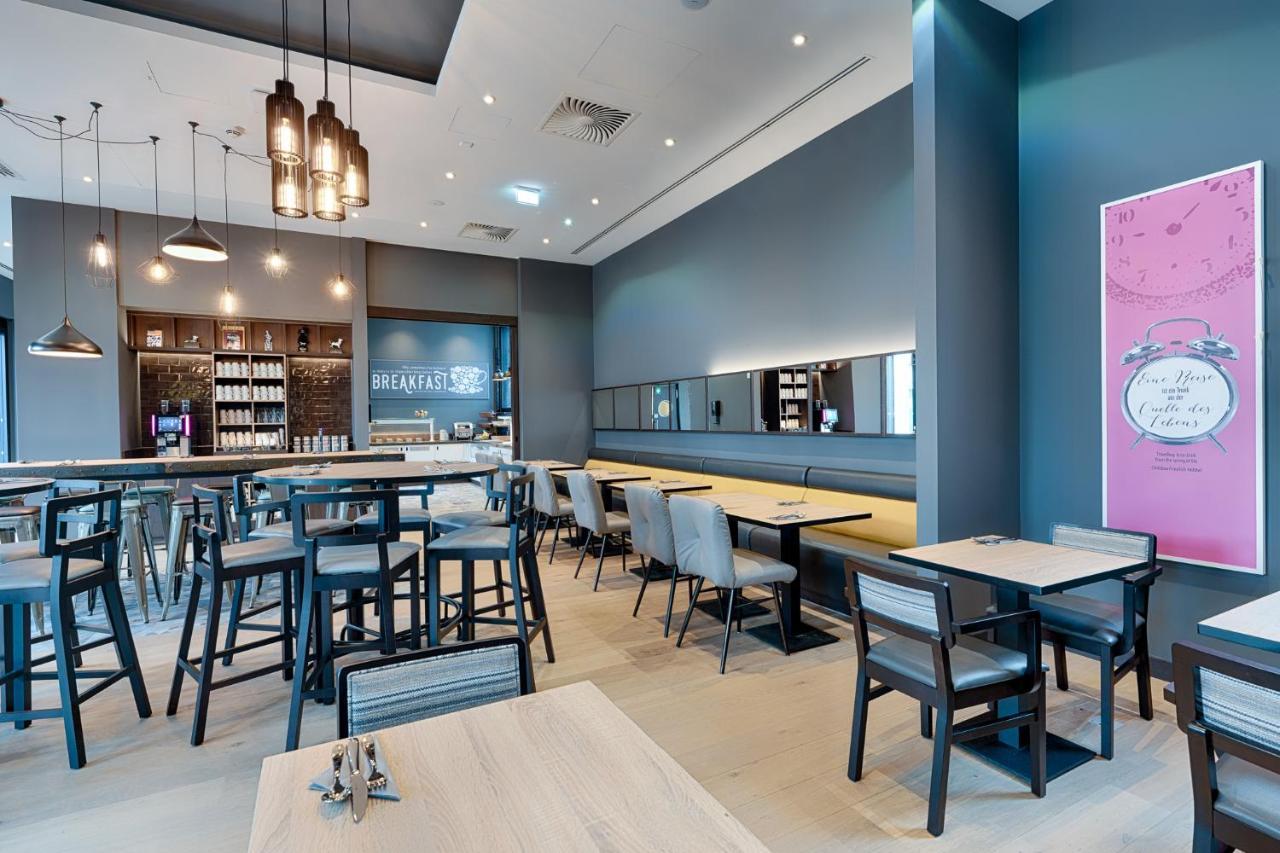 Premier Inn Regensburg City Centre Экстерьер фото