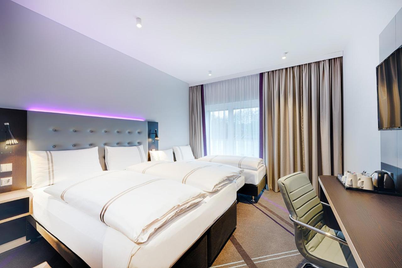 Premier Inn Regensburg City Centre Экстерьер фото